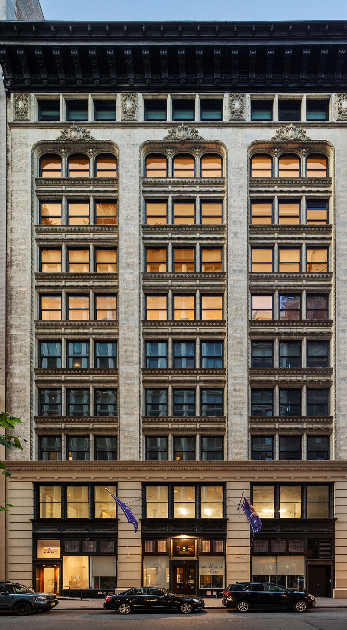 W 22nd St, Flatiron District, Fully Built-Out Retail/Showroom Space For Rent 8,900 SF