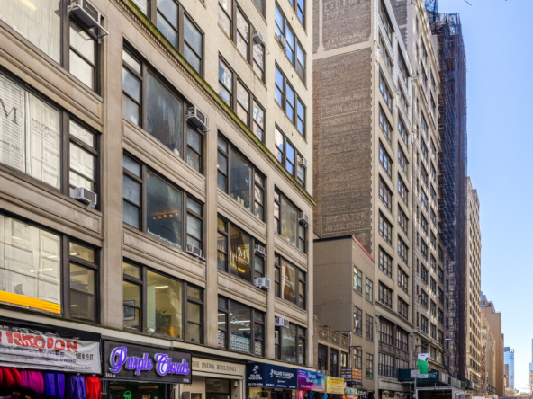 W 29th St, Chelsea, NYC, Retail Space For Lease 2,700 SF