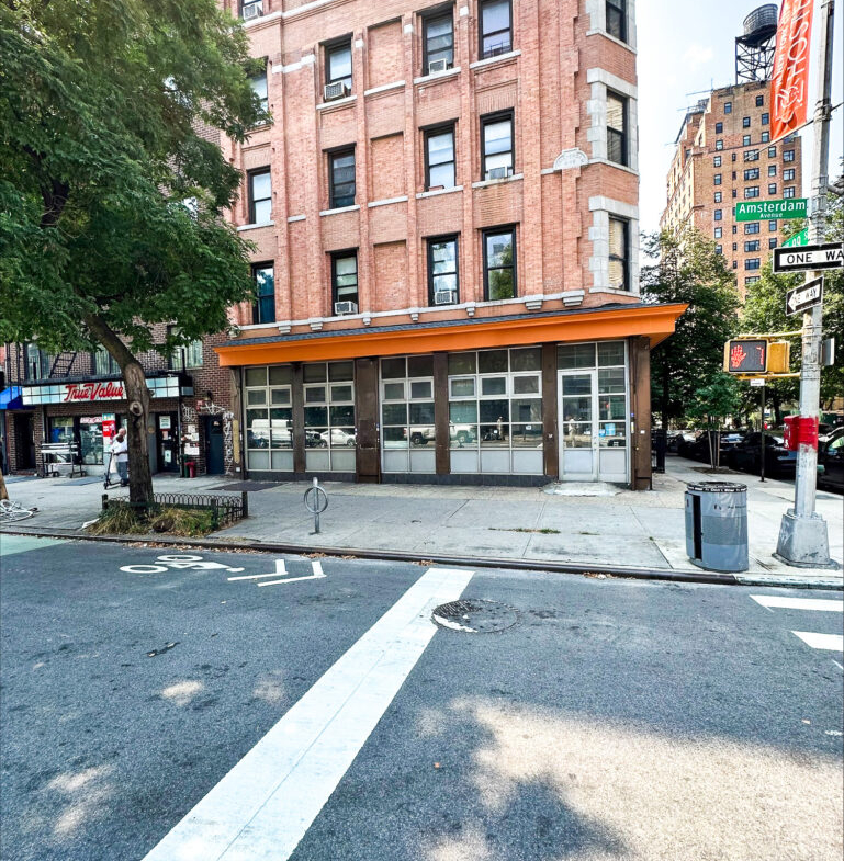 Amsterdam Ave, Upper West Side, Fully Built-Out Retail/Restaurant Space For Rent 1,250 SF