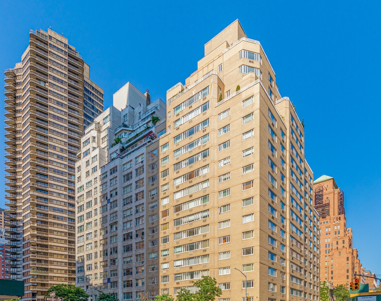 3rd Ave, Upper East Side, Fully Built-Out Retail Space For Lease 560- 6,500 SF