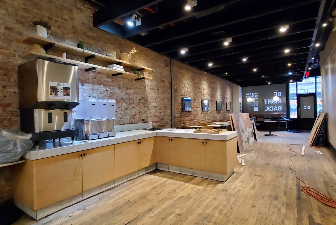 E 17th St, Flatiron District, Partial Built-Out Retail/Restaurant Space For Rent 750 - 1,750 SF