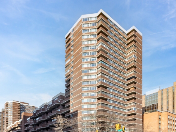 E 23rd St, Flatiron District, Fully Built-Out Retail/Cafe Space For Rent 2,150 SF