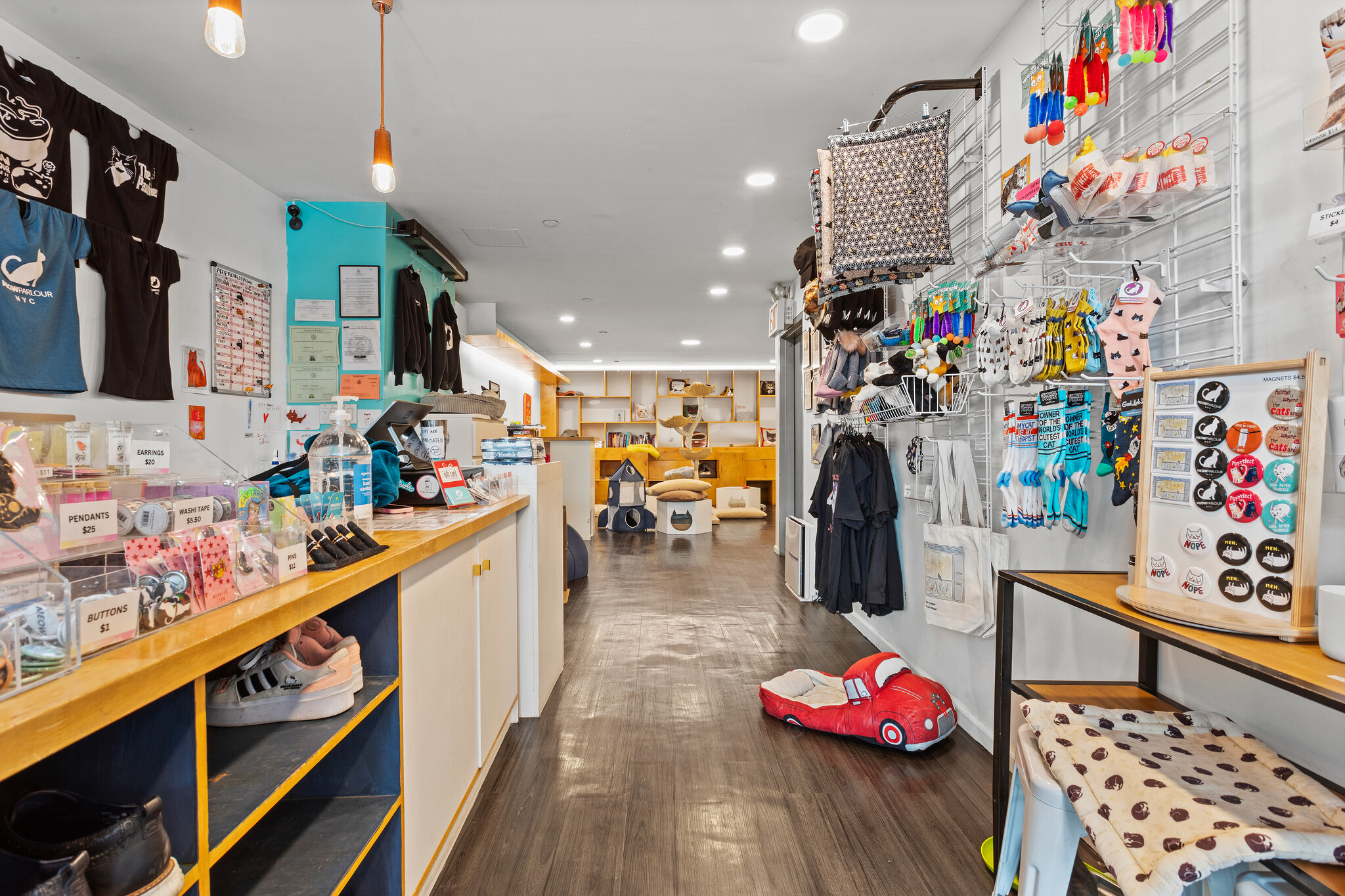 Hester St, Lower East Side, Fully Built-Out Retail Space For Rent 1,050 SF