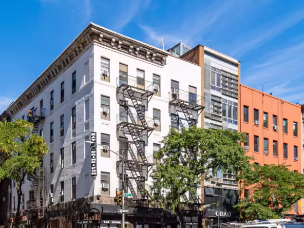 Ninth Ave, Times Square, Partial Built-Out Retail/Restaurant Space For Lease 2,150 - 2,900 SF