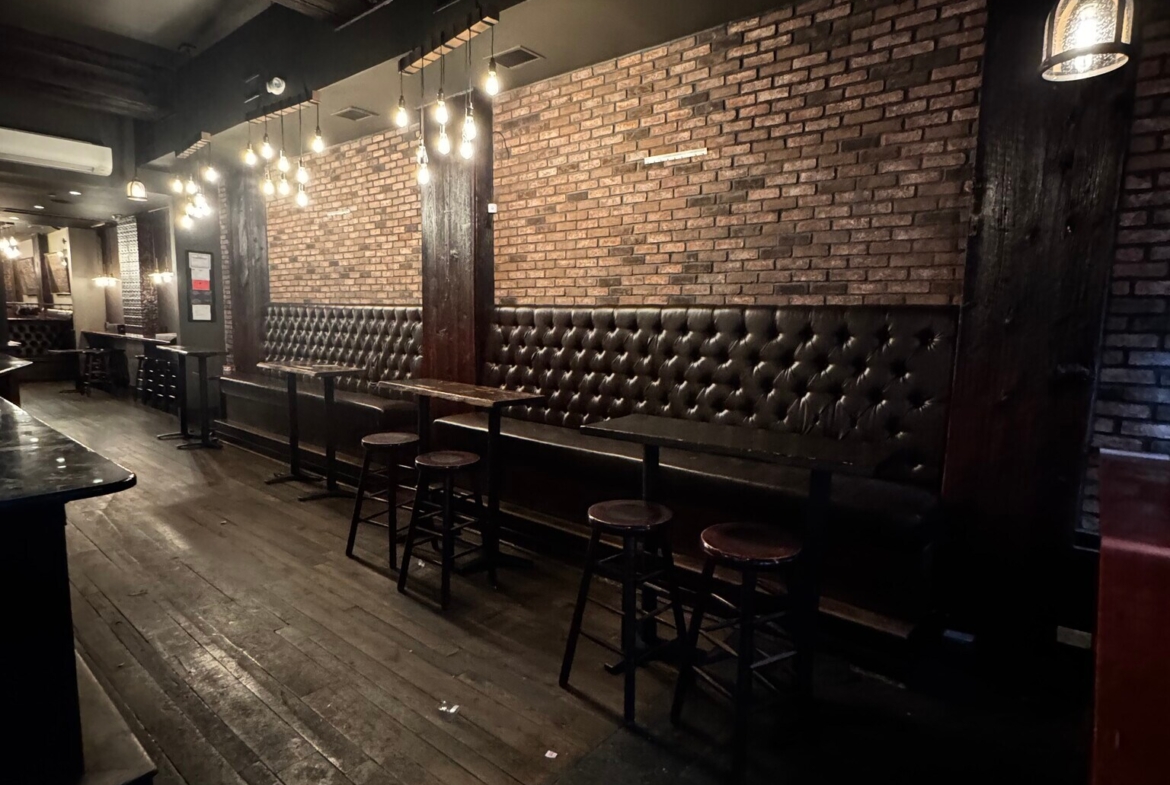 W 17th St, Flatiron District, Fully Built-Out Retail/Restaurant Space For Rent 2,250 SF