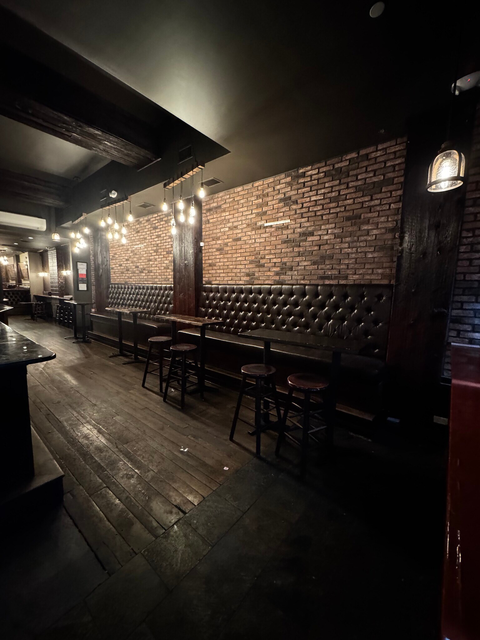 W 17th St, Flatiron District, Fully Built-Out Retail/Restaurant Space For Rent 2,250 SF