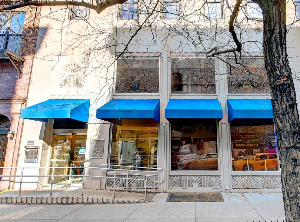 W 86th St, Upper West Side, Fully Built-Out Retail Space For Rent 1,700 - 2,250 SF