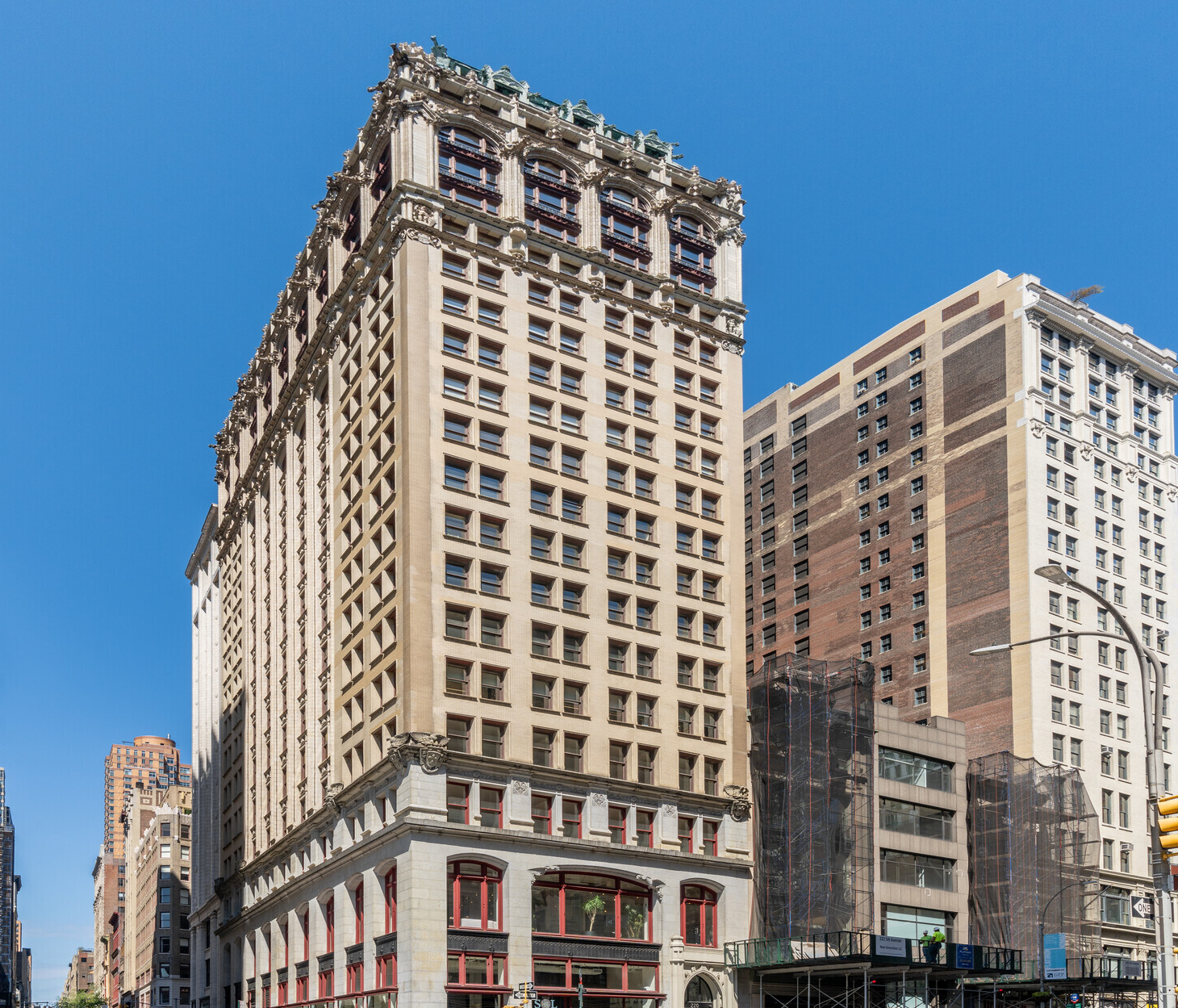 Fifth Ave, Chelsea, Fully Built-Out Retail/Restaurant Space For Rent 1,350 - 4,600 SF
