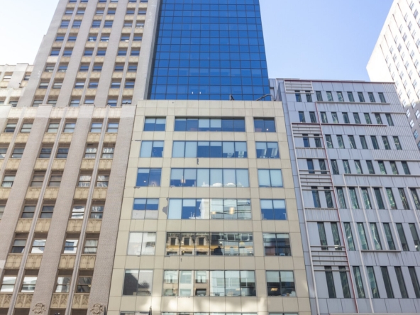 590 Fifth Ave, New York, NY, Class B Office Building