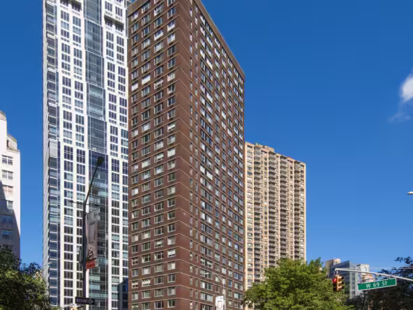 Broadway, Upper West Side, Fully Built-Out Retail/Cafe Space For Rent 560 SF