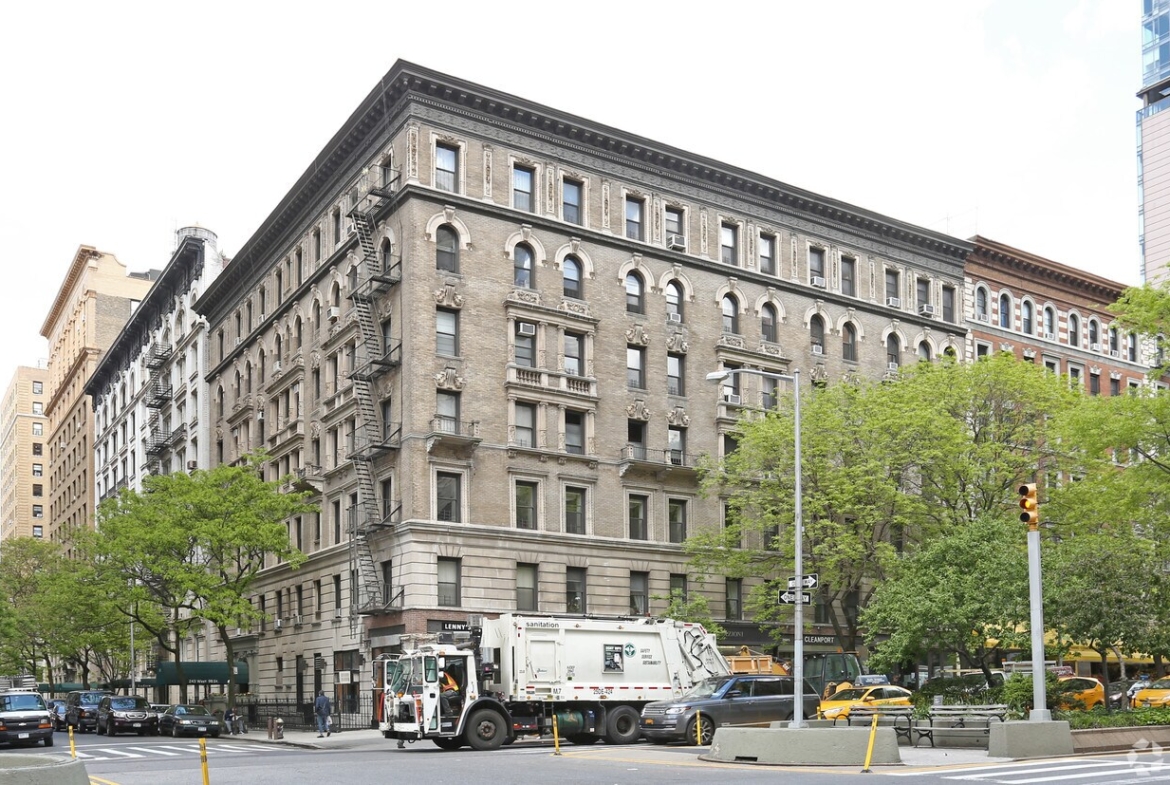 Broadway, Upper West Side, Fully Built-Out Retail/Restaurant Space For Rent 550 - 1,850 SF