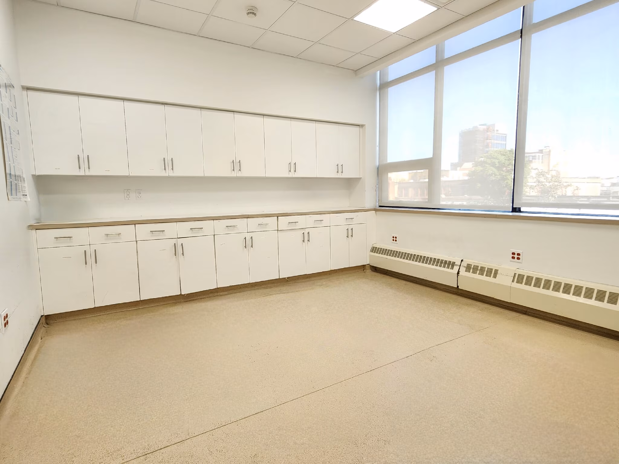 33rd St, Northwest Queens, Medical Office Space For Rent 5,100 SF