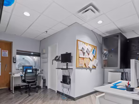 Crescent St, Northwest Queens, Medical Office Space For Rent 3,100 SF