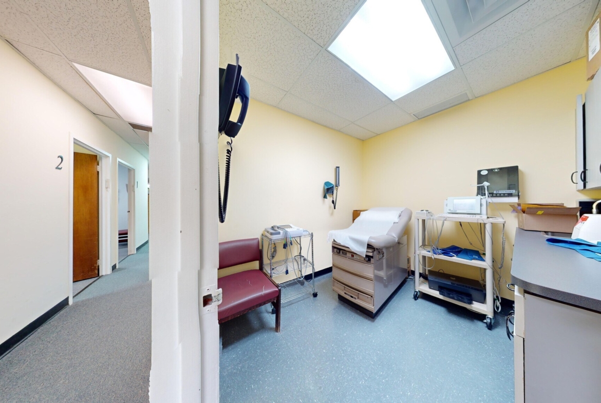 E 14th St, South Brooklyn, Medical Office Space For Lease 2,450 SF