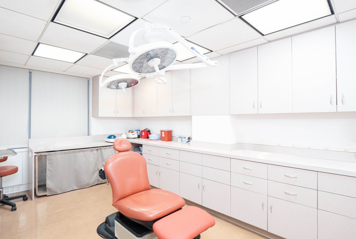 E 56th St, Plaza District, Medical Office Space For Lease 1,400 - 6,900 SF