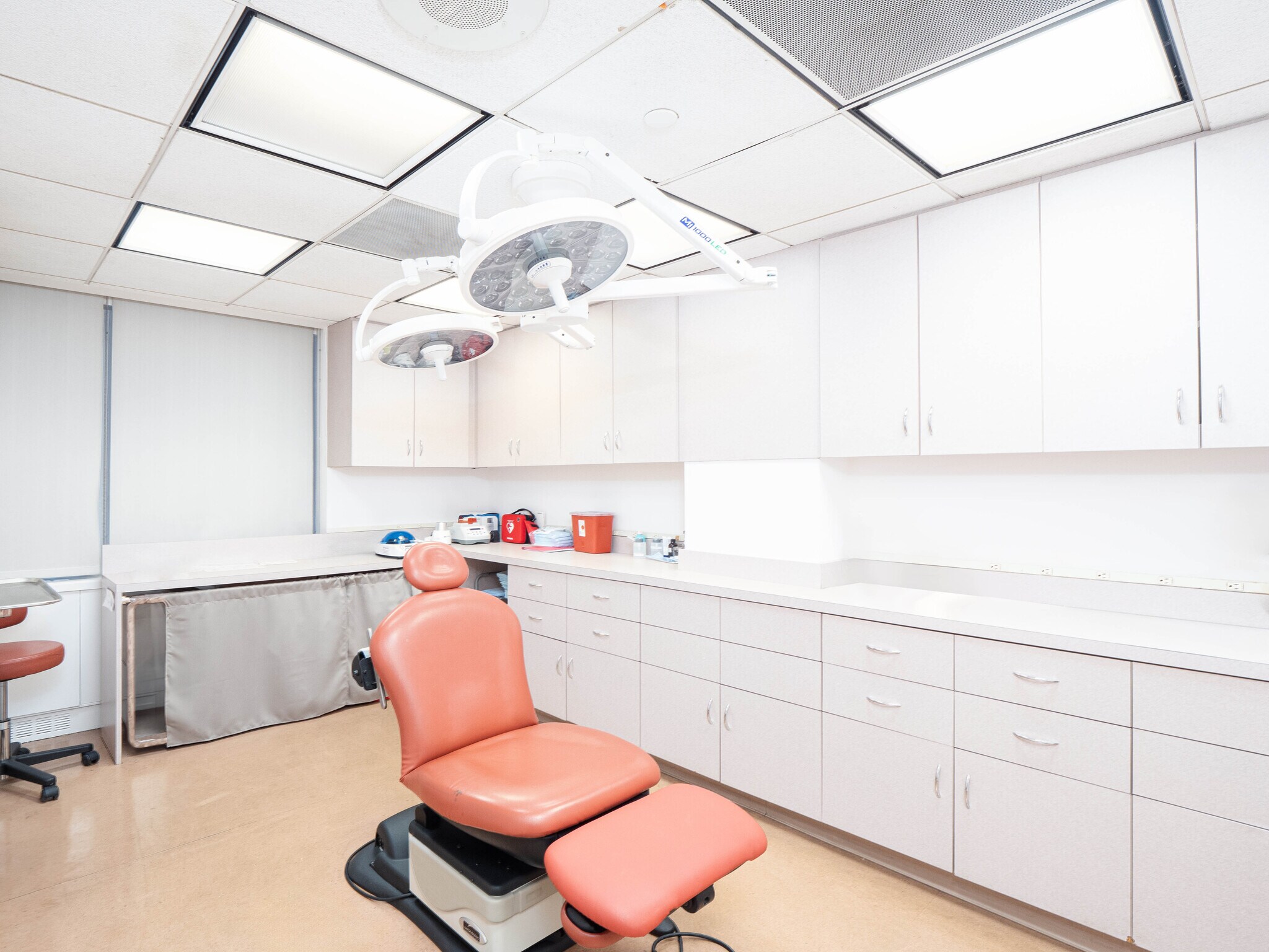 E 56th St, Plaza District, Medical Office Space For Lease 1,400 - 6,900 SF