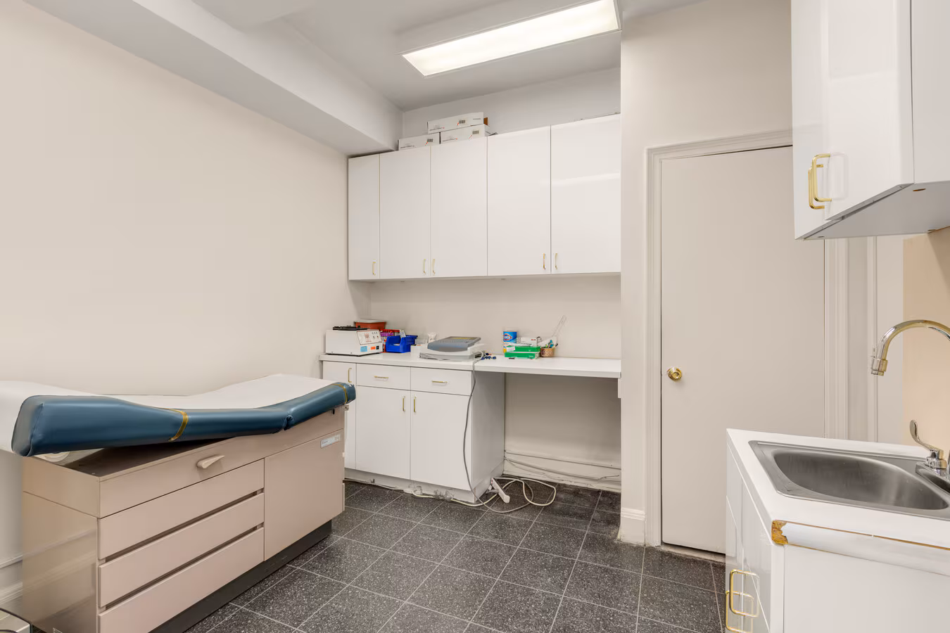 E 22nd St, Gramercy Park, Medical Office Space For Lease 1,100 SF