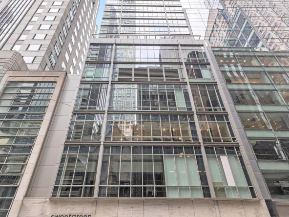 E 55th St, Plaza District, Commercial Office Condo Space For Sale 34,400 SF