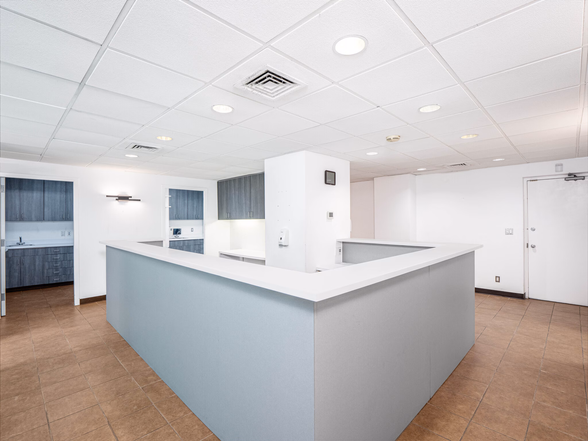 W 60th St, Columbus Circle, Medical Office Space For Rent 1,250 SF