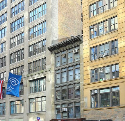 E 23rd St, Gramercy Park, Fully Built Out Medical/Spa Space For Lease 2,050 SF