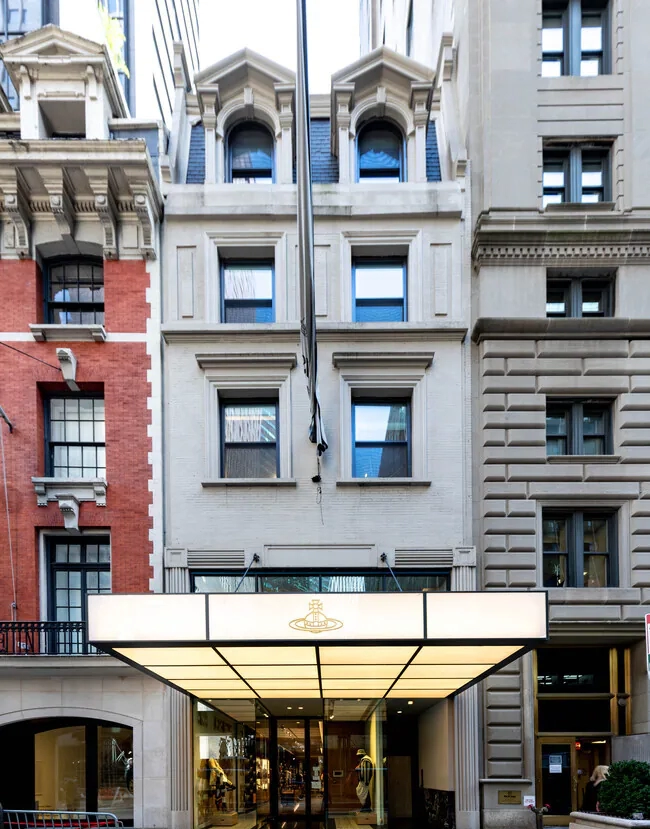 E 55th St, Plaza District, Office/Medical Space For Rent 1,600 - 2,050 SF