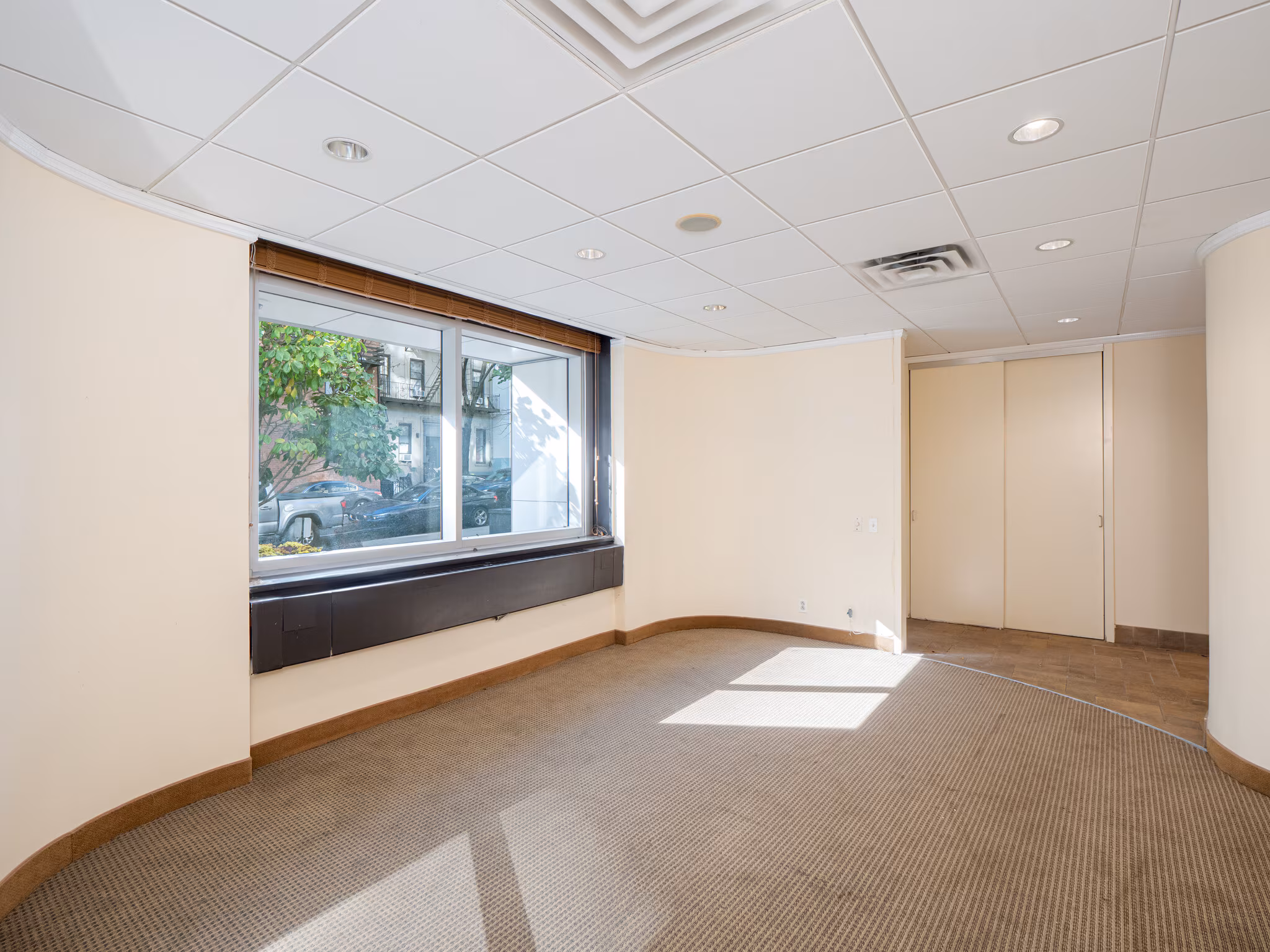E 70th St, Lenox Hill, Fully Built-Out Medical Office Space For Lease 2,250 SF