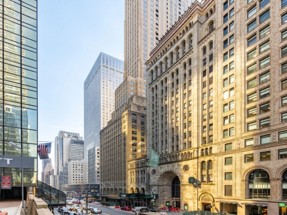 110 E 42nd St, New York, NY, Grand Central, Class B Office Building For Lease
