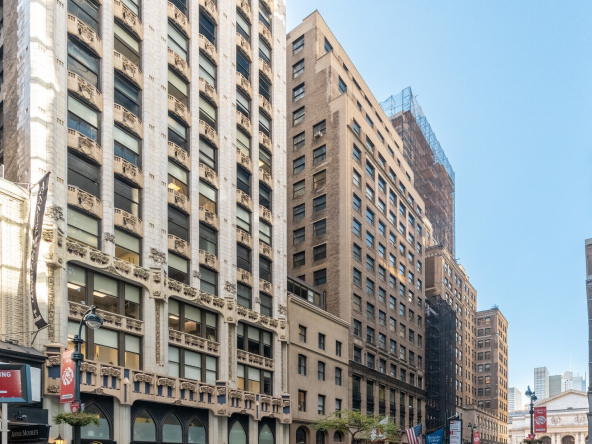 12 E 41st St, New York, NY, Grand Central, Class B Office Building For Lease
