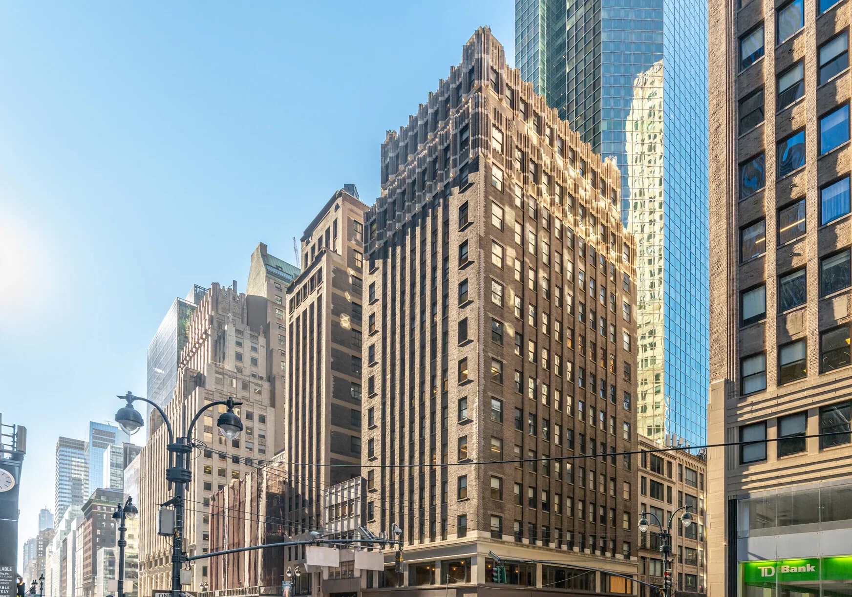 424 Madison Ave, New York, NY, Plaza District, Class B Office Building For Lease