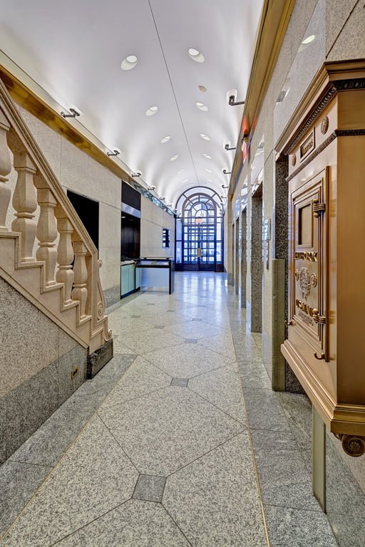 8 W 40th St 2
