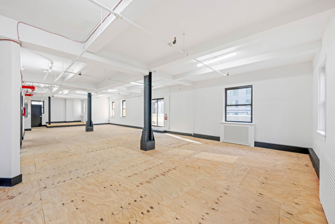 E 57th St, Plaza District, Office Space For Lease 2,200 - 3,600 SF
