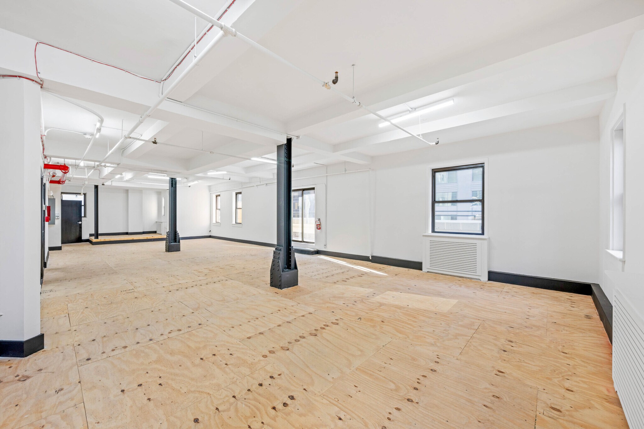 E 57th St, Plaza District, Office Space For Lease 2,200 - 3,600 SF