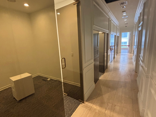 Fifth Ave, Grand Central, Retail Space For Lease 3,300 SF