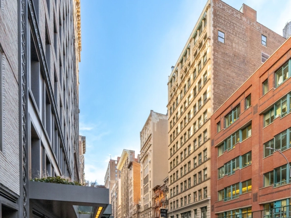 W 17th St W 17th St, Chelsea, Retail Space For Lease 3,350 - 5,000 SF