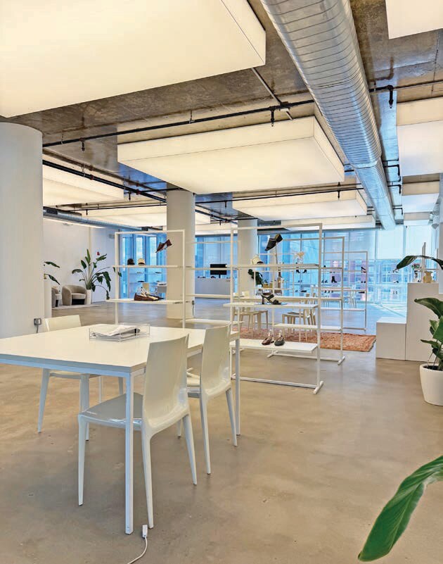 W 25th St, Chelsea, Fully Built-Out Office Space For Rent 5,450 SF