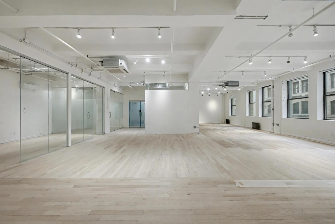 West 37th Street, Garment District, Office Space For Rent 3,950 SF