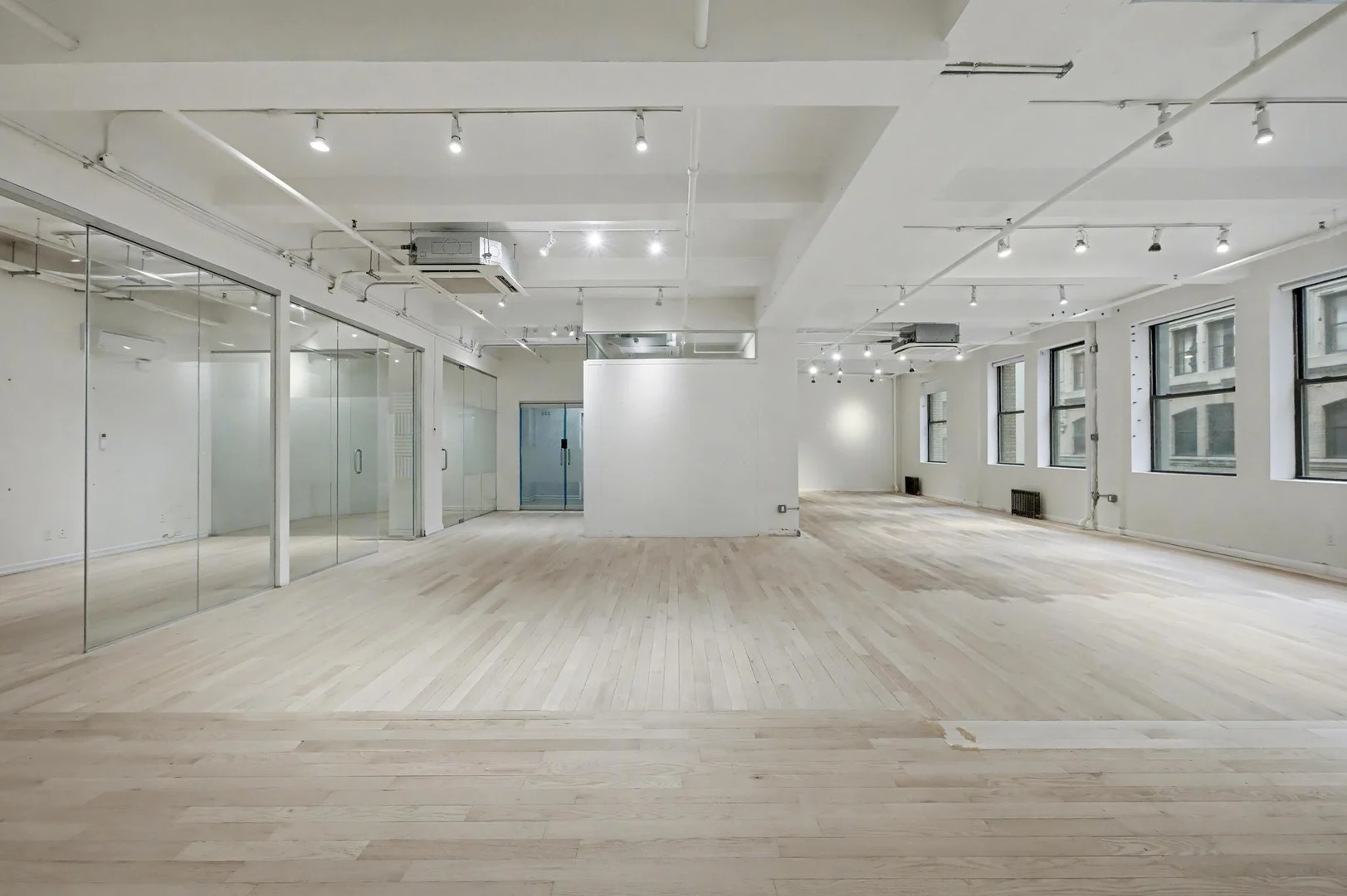 West 37th Street, Garment District, Office Space For Rent 3,950 SF