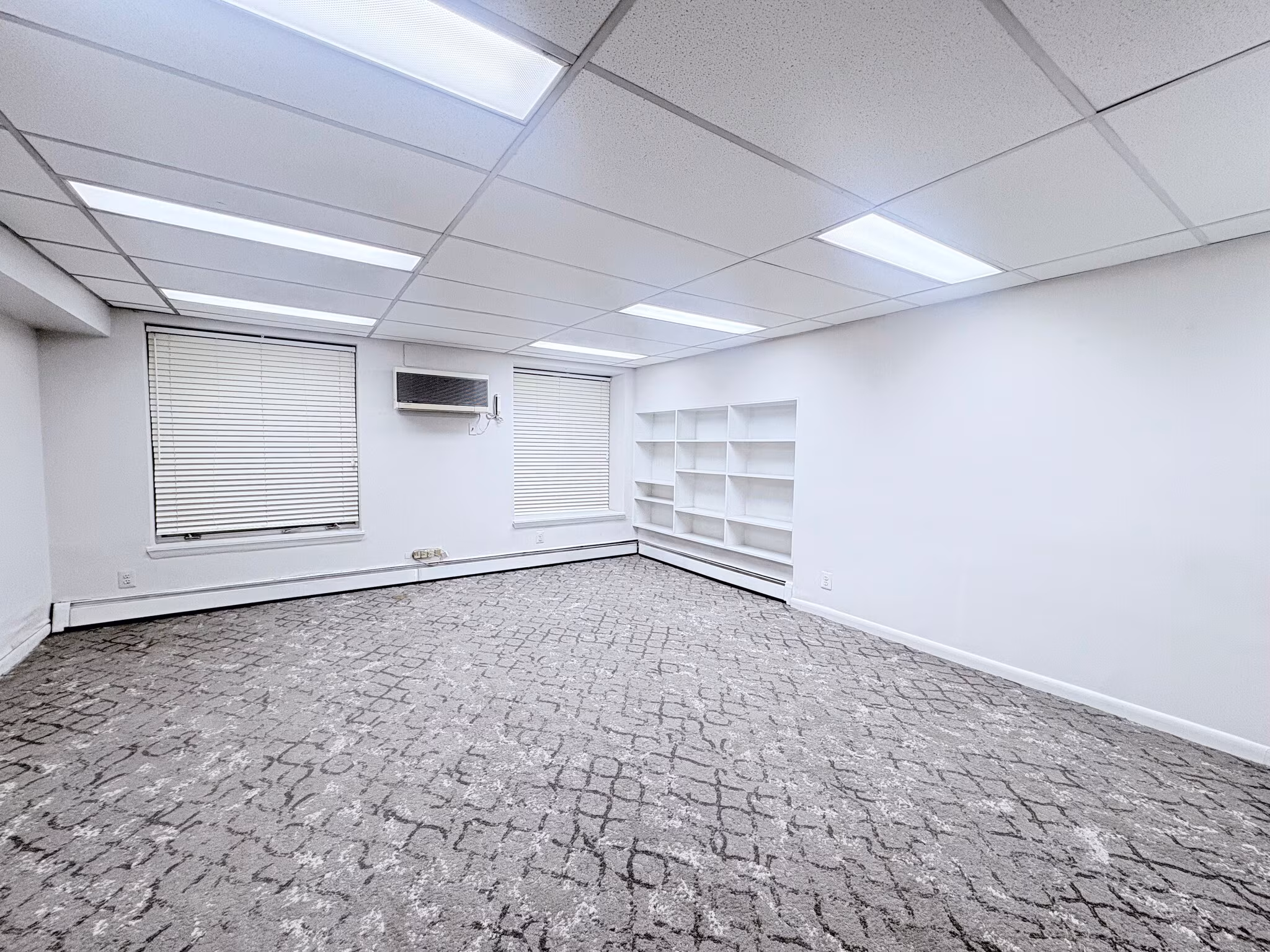 E 35th St, Murray Hill, Fully Built-Out Office/Medical Space For Lease 1,300 SF