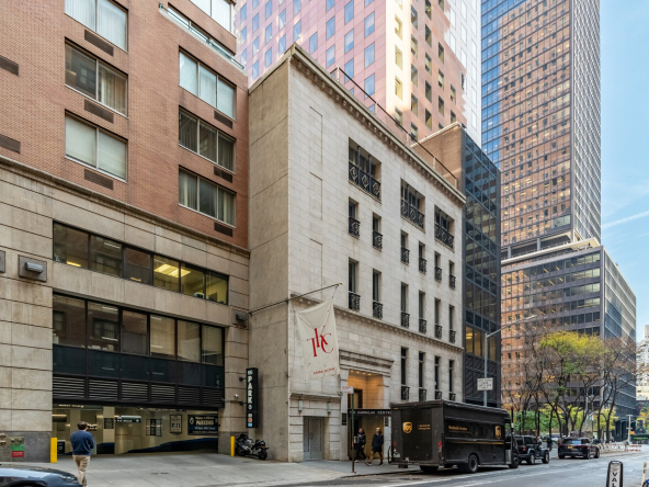 E 48th St, Plaza District, Office Space For Rent 4,550 - 5,210 SF