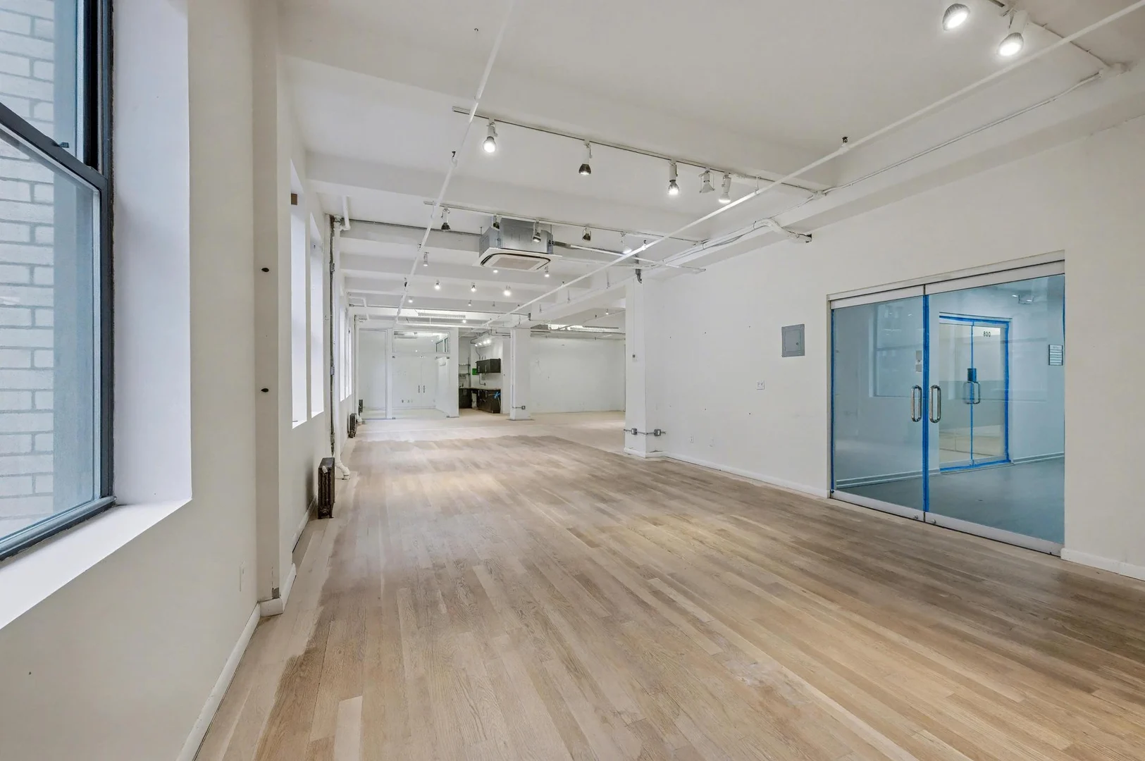 West 37th Street, Garment District, Office Space For Lease 3,850 SF