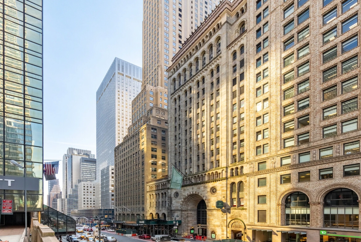 E 42nd St, Grand Central, Fully Built-Out Office Space For Rent 2,250 - 9,700 SF