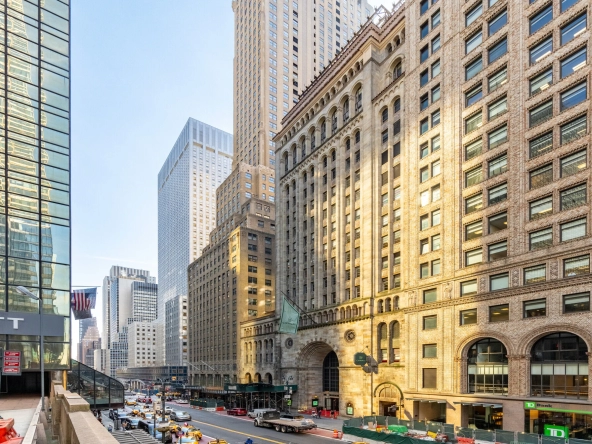 E 42nd St, Grand Central, Fully Built-Out Office Space For Rent 2,250 - 9,700 SF