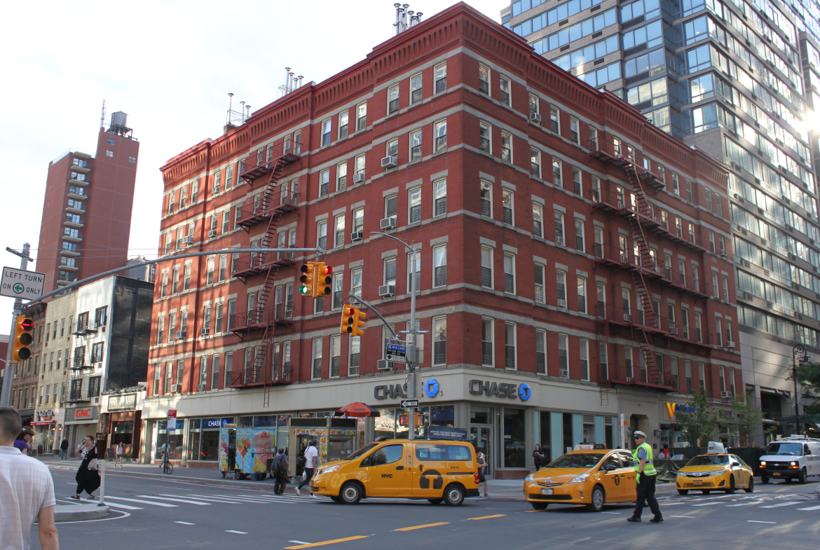 E 86th St, Upper East Side, Retail Space For Lease 1,150 - 3,550 SF