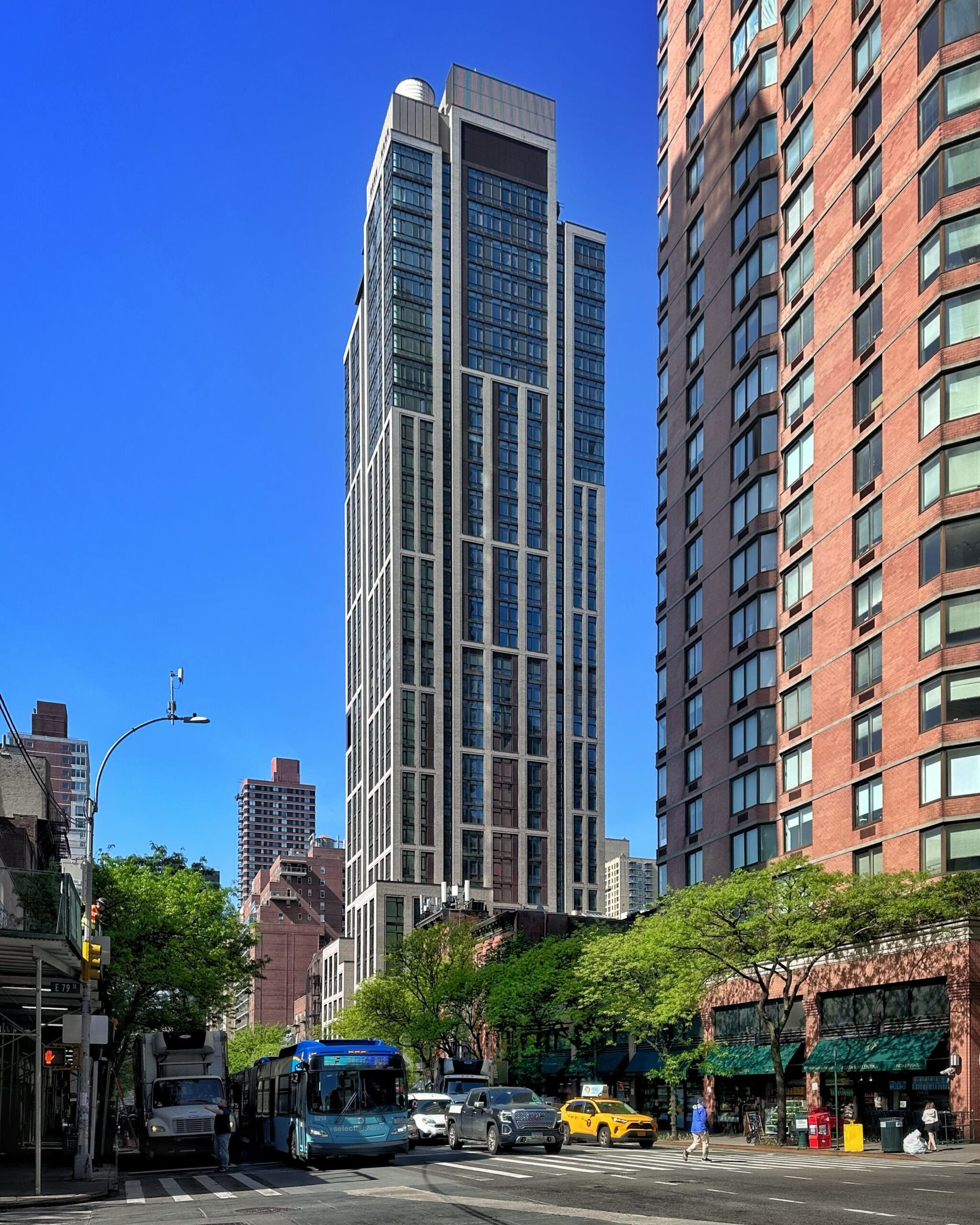 First Ave, Lenox Hill, Retail Space For Lease 1,100 - 2,600 SF