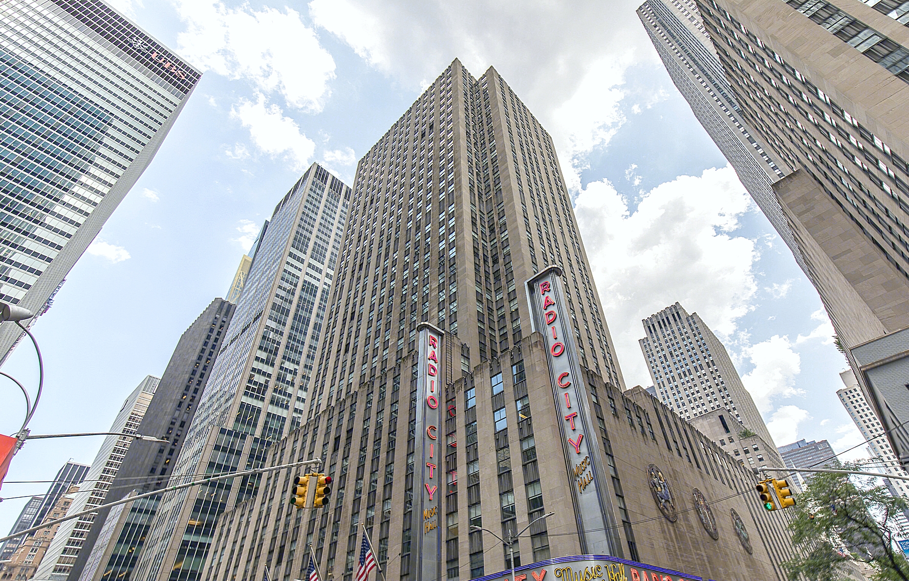 Avenue of the Americas, Plaza District, Office Space For Lease 3,100 - 6,900 SF
