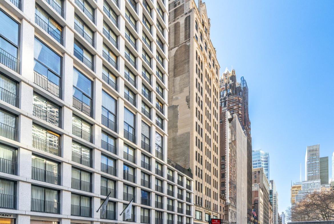 W 40th St, Bryant Park, Pre-Built Office Space For Lease 4,950 SF