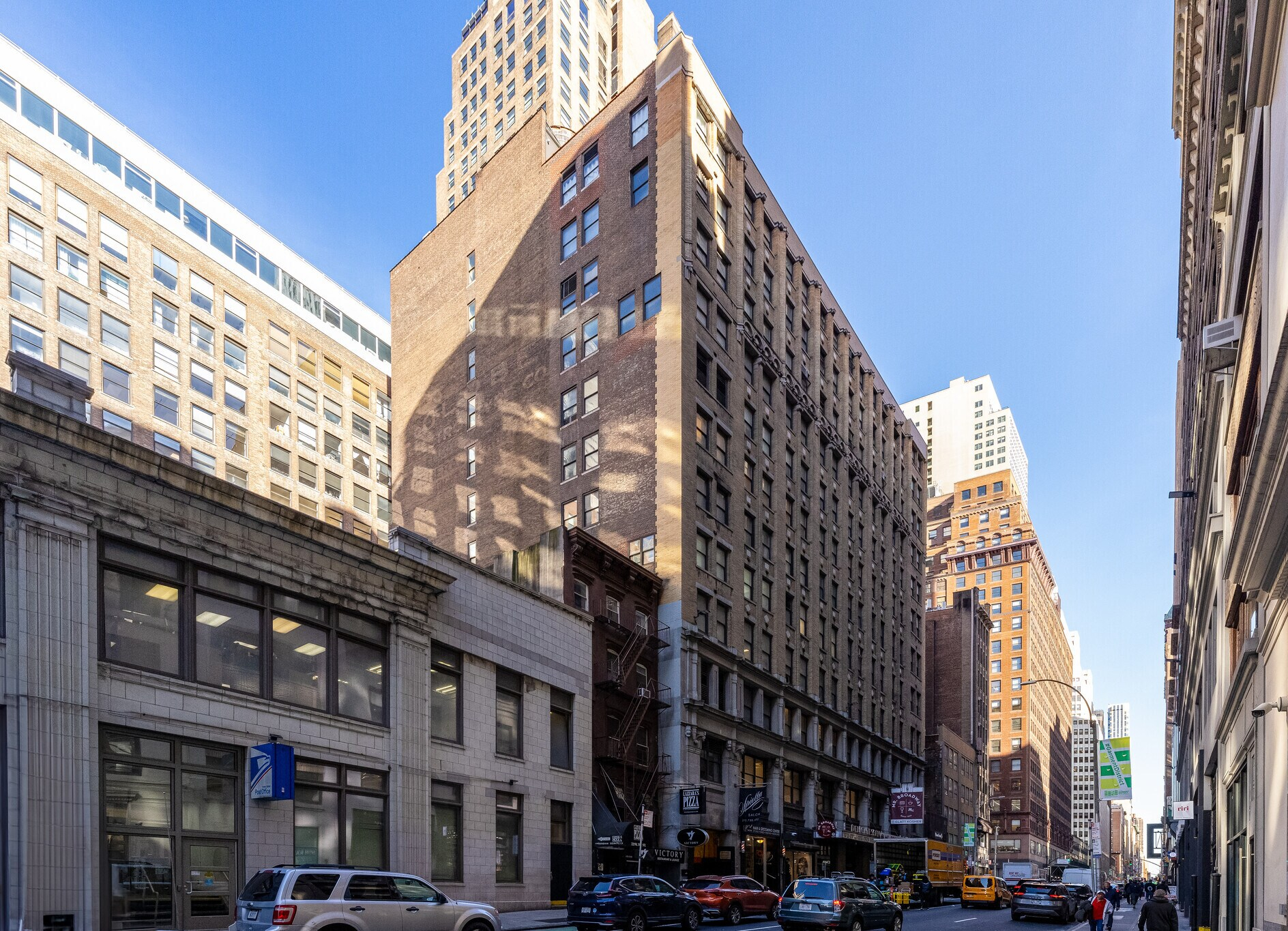 W 38th St, Times Square, Office/Showroom Space For Rent 1,600 SF