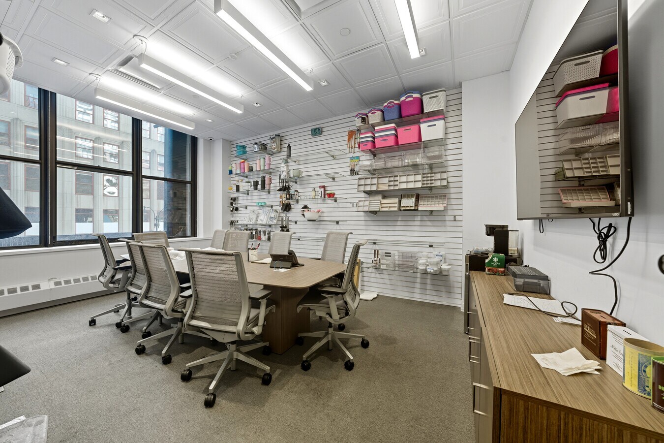W 34th St, Penn Station, Office/Showroom Space For Rent 7,250 SF