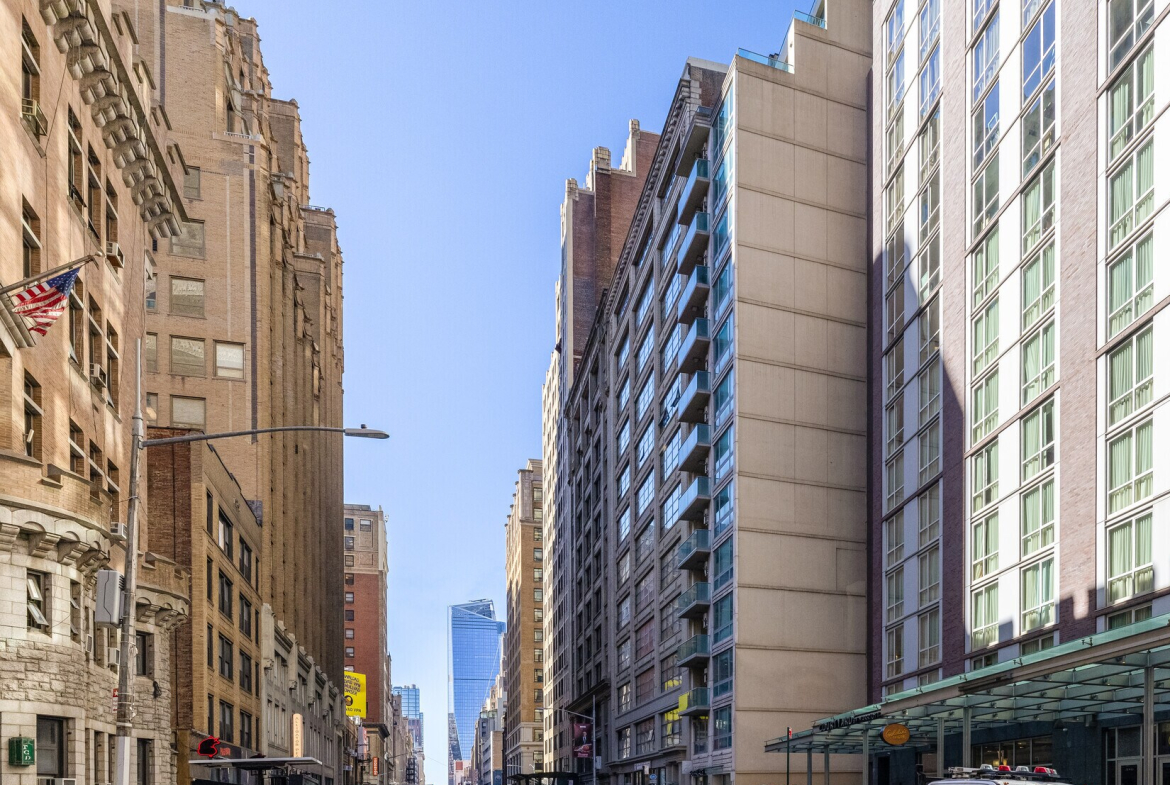 W 30th St, Penn Station, Fully Built-Out & Furnished Office Space For Lease 8,250 - 8,370 SF