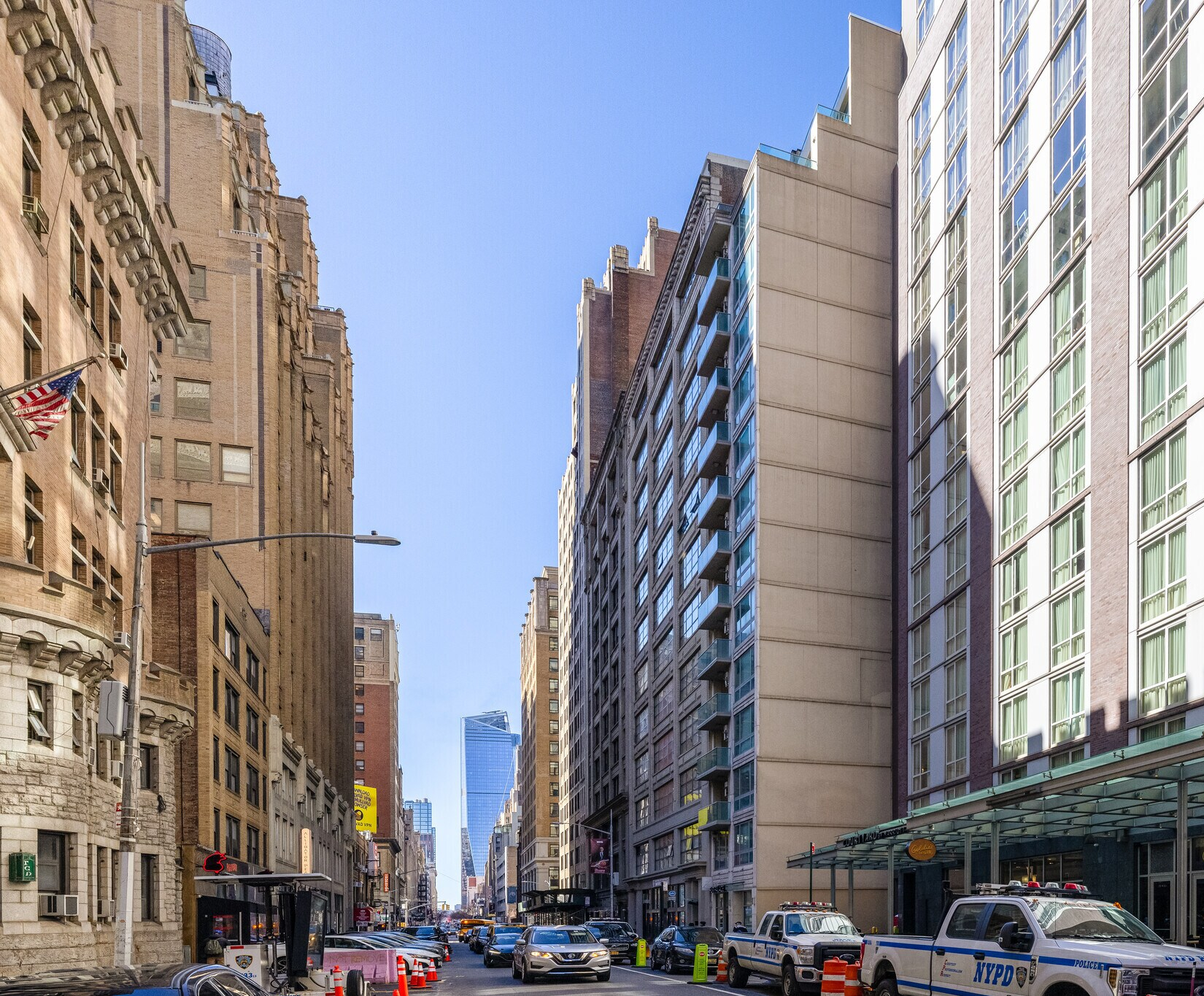 W 30th St, Penn Station, Fully Built-Out & Furnished Office Space For Lease 8,250 - 8,370 SF